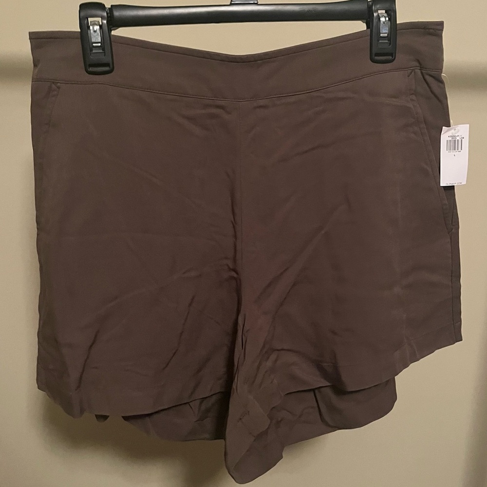 L Old Navy Women’s Short, NWT